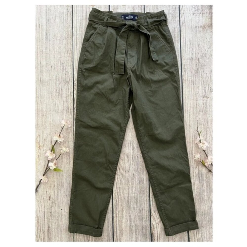 E1 -- HOLLISTER green ultra high rise paperbag women's belted casual pants 1R
